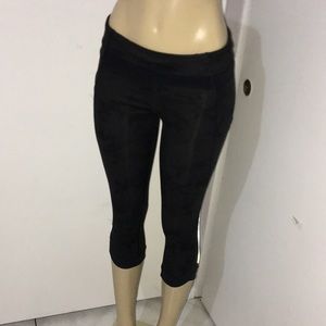 Lululemon camu Crops
